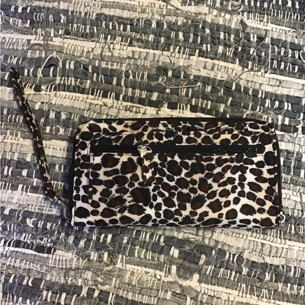 Leopard print multi pocket clutch purse